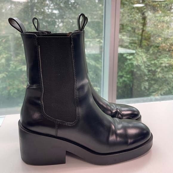 SOLD. Vegan Leather Boots  -  EU 38 - Picture 4 of 5